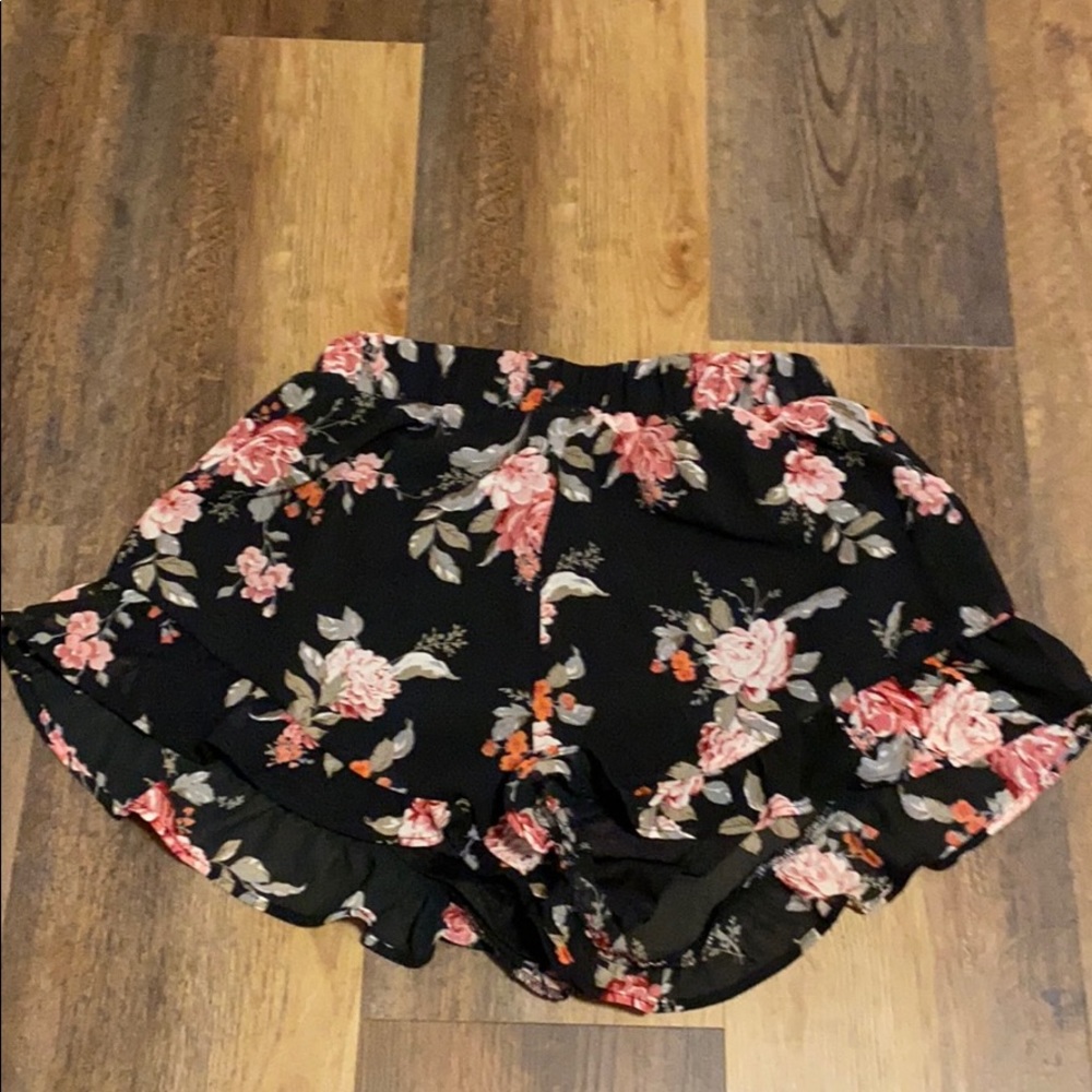 floral shorts